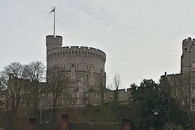 Private driver guided tours Windsor castle Stonehenge - FAQs