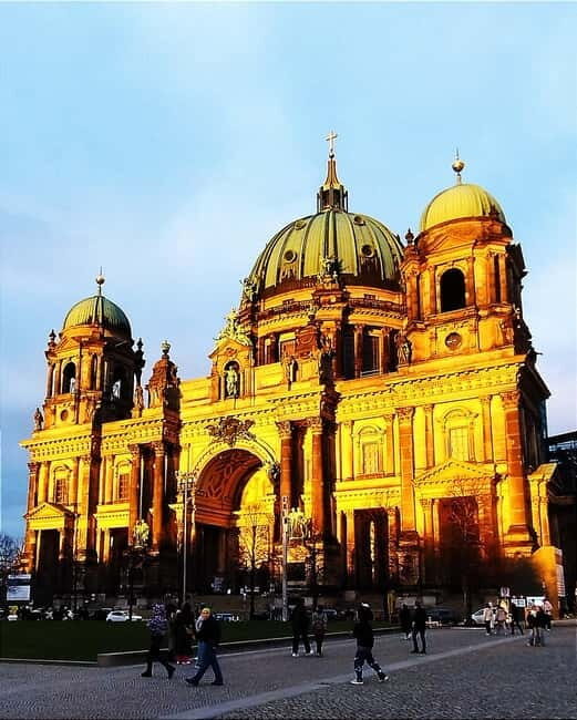 Private E-Bike Tour Berlin Highlights Tailor Made up to 10 - FAQ