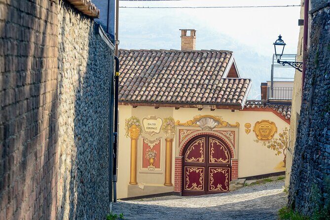 Private E-bike Tour "Monferrato di Canelli" - Asphalt only - Exploring the Monferrato and Langhe-Roero Landscape by E-bike