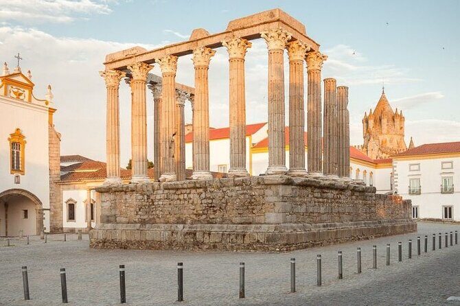 Private Évora Tour With Wine Experience and Wine Tasting - A Macabre Marvel: Capela dos Ossos