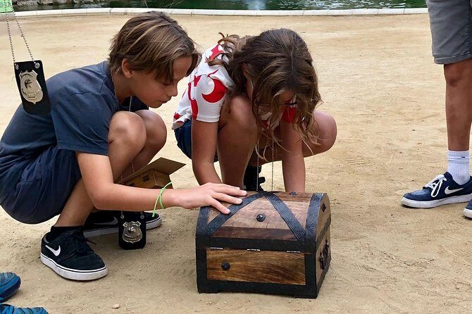 Private Family Treasure Hunt | Guided, fun & 100% Offline | Xventura Barcelona - Who Is This Tour Best For?