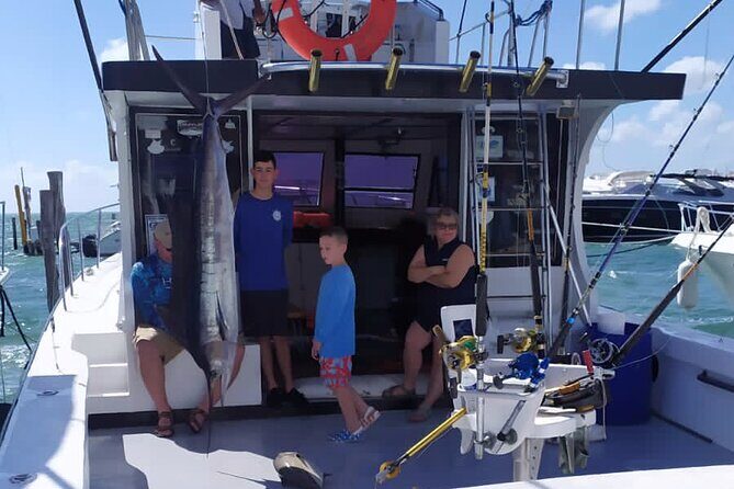 Private fishing charter Boat 48ft 12 pax Good Marlin and Sailfish - What Makes This Fishing Trip Stand Out?