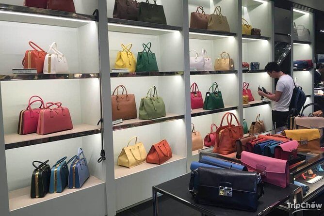 PRIVATE Full-Day Shopping Tour: The Mall GUCCI and Spaces PRADA outlet - FAQ