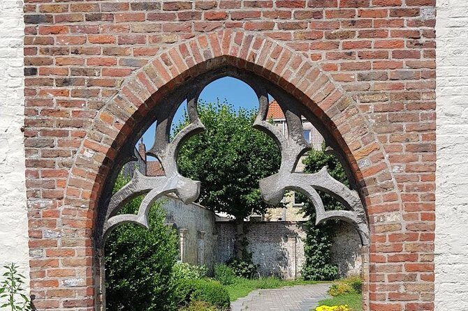 Private Full-Day to Bruges Sightseeing Tour from Amsterdam - The Pros and Cons