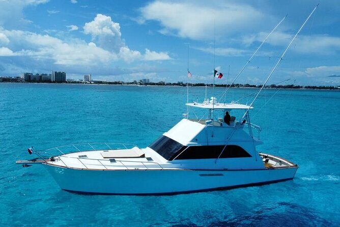 Private Full Day Tour by Yatch in Cancún - Key Points