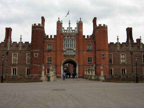 Private Full Day tour of Windsor castle and Hampton court palace from London - An In-Depth Look at the Tour Experience