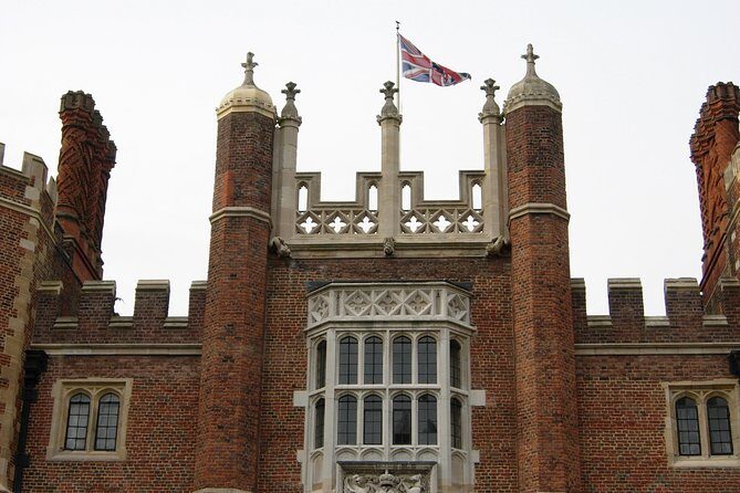 Private Full Day tour of Windsor castle and Hampton court palace from London - FAQ
