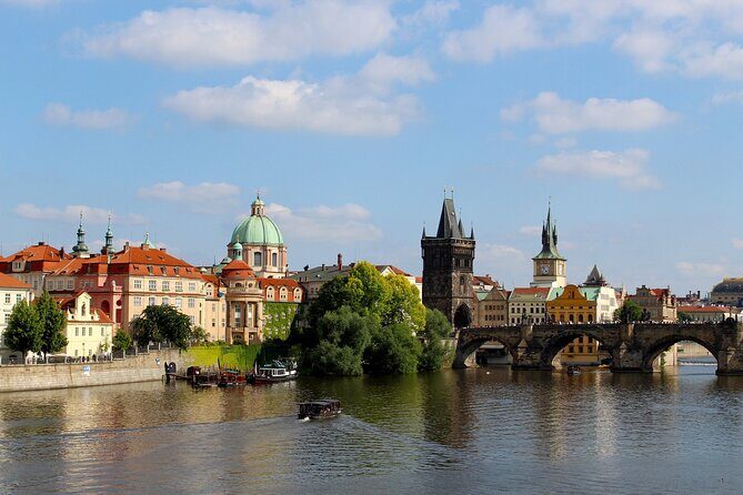 Private Full Day Tour to Prague from Vienna with a Local Guide - The Logistics Matter