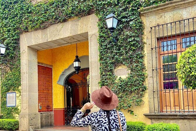 Private Full-Day Tour to Tequila Visiting Tequilera José Cuervo - FAQs