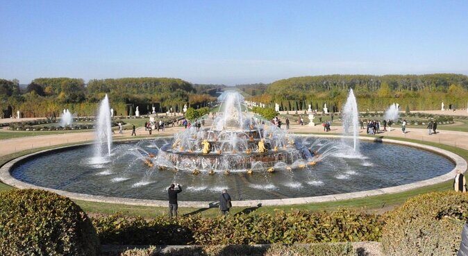 Private Full Day Tour to Versailles and Giverny from Paris with Hotel Pick Up - Key Points