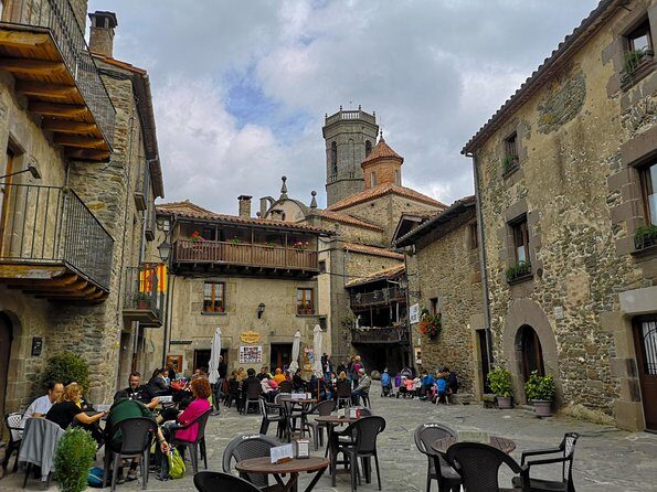 Private Full Day Trip to Medieval Villages of Catalonia + Lunch front of a Lake - The Guide & Transportation: A Real Differentiator
