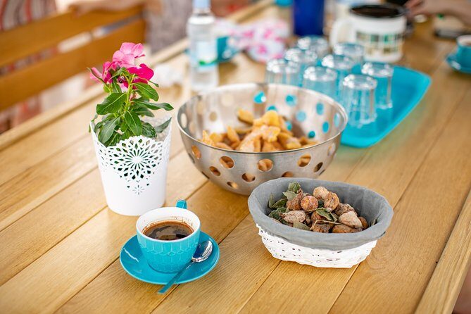 Private Gastro gourmet tour by Dot@ boat - What is the Private Gastro Gourmet Tour by Dot@ Boat?