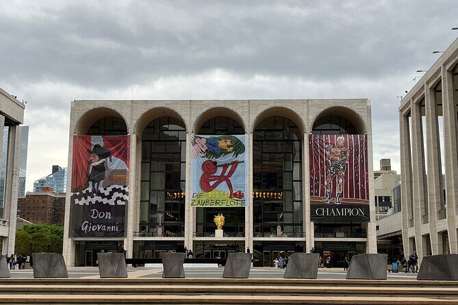 Private Ghostbusters Movie Sites Guided Tour - First Stop: Dana Barrett’s Apartment & Holy Trinity Church