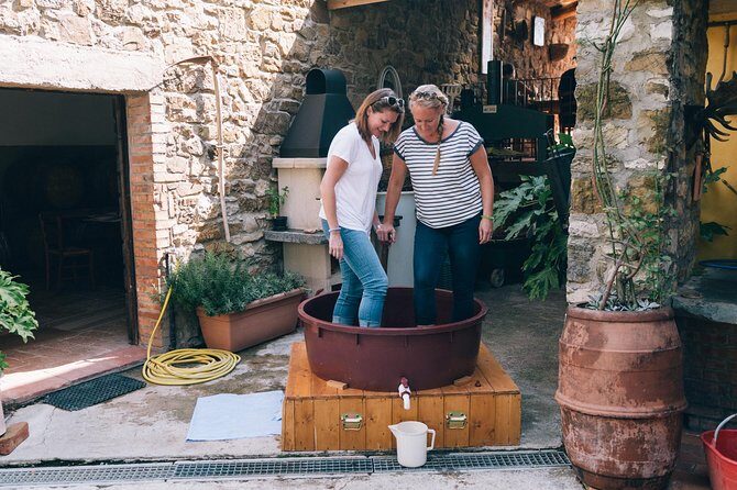 Private Grape stomping at Chianti Farmhouse - FAQ