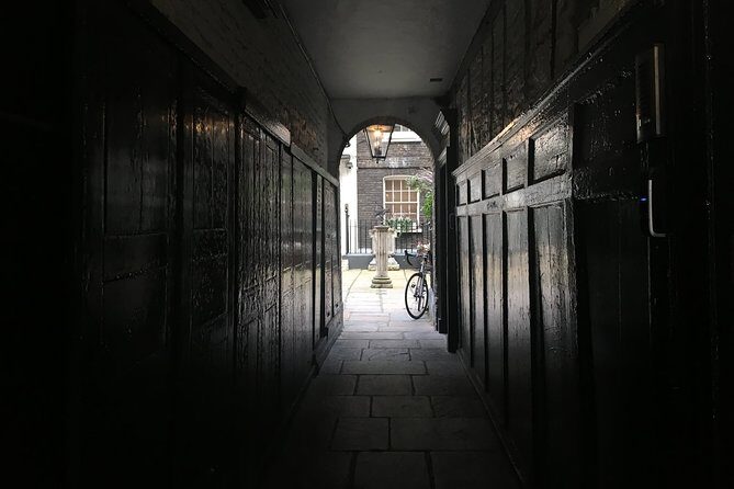 Private Guided and Chauffeured Tour of London - FAQ