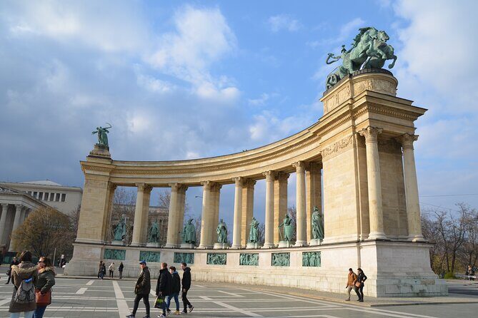 Private Guided Full Day Budapest Tour with Hidden Gems - Who Should Consider This Tour?