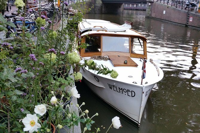 Private Guided Historic Amsterdam Canal Cruise in a Salon Boat - Exploring the Canal Cruise: What to Expect