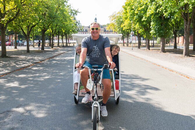 Private guided rickshaw city tour in Munster - Key Points