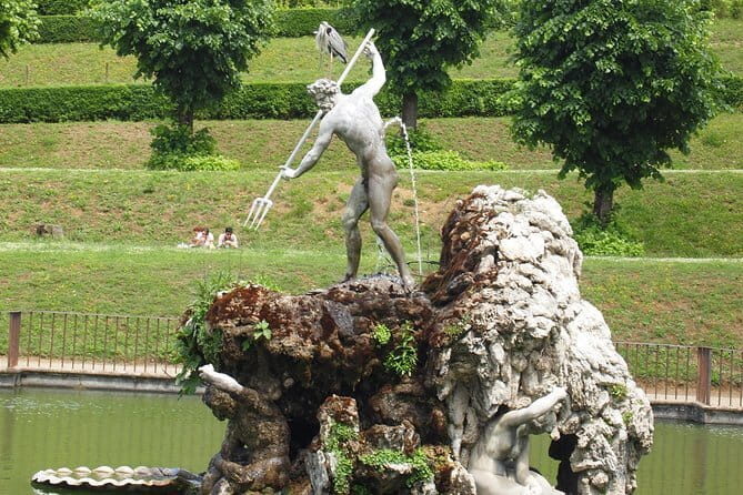 PRIVATE Guided tour: BOBOLI Gardens of the Royal Palace and Hidden Messages - Exploring the Boboli Gardens of Florence: A Practical Review