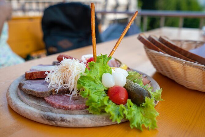 Private Guided Tour from Vienna to Hallstatt with Cable Car & Treetop in Gmunden - Discovering Hallstatt