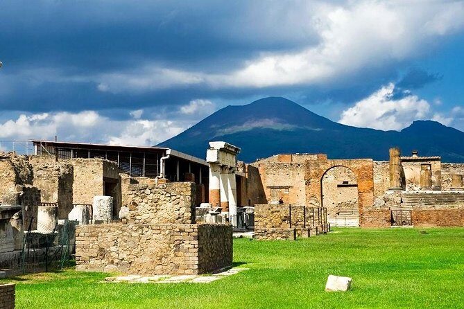 Private Guided Tour Of Naples Historic Center & Pompeii - The Experience of the Guides