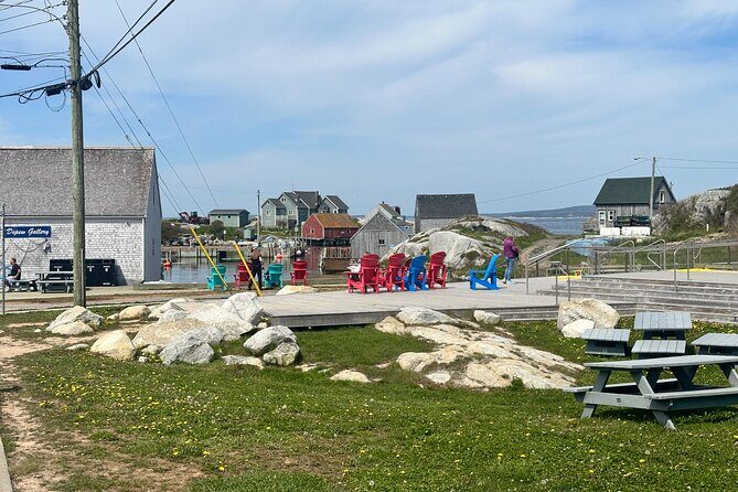 Private Guided Tour: Peggys Cove, Mahone Bay, Lunenburg & Ovens - FAQ