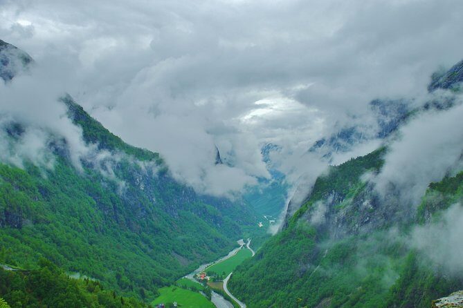 PRIVATE GUIDED TOUR: The Heart of Norway  Viking Special, 8-9 hours  SUMMER - Is the Price Worth It?
