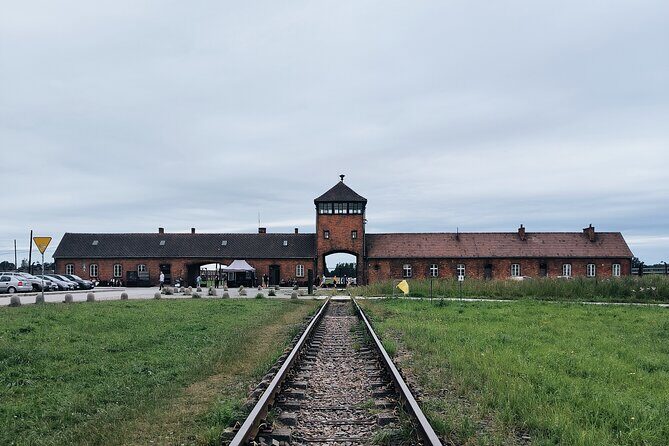 Private Guided Tour to Auschwitz & Birkenau from Krakow - Breaking Down the Experience