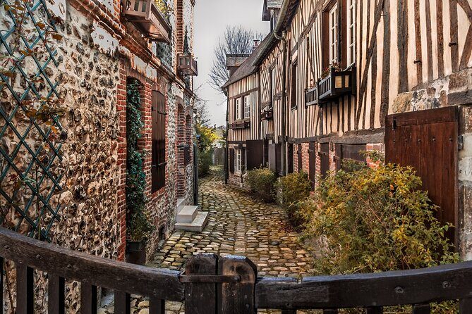 Private Guided Walking Discovery Tour of Honfleur - What to Expect from the Itinerary