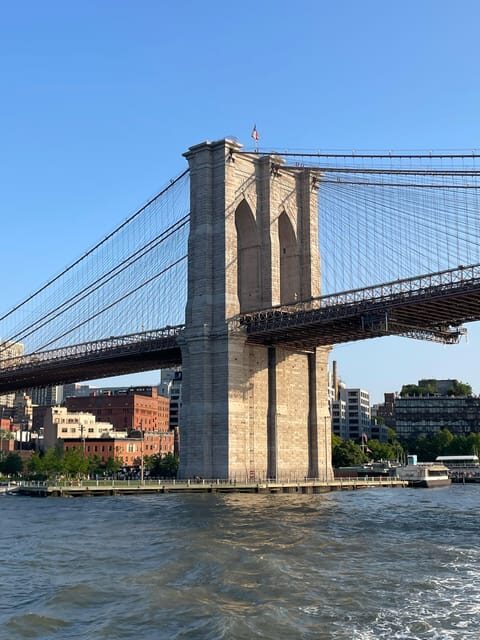 Private Guided Walking Tour of the Brooklyn Bridge and DUMBO - Discovering the Brooklyn Bridge
