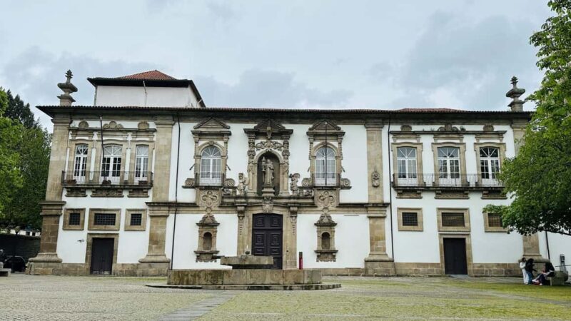 Private Guimarães & Braga Experience:From Porto All-Included - Key Points