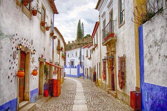 Private Half Day Tour to Obidos and Nazare - Key Points