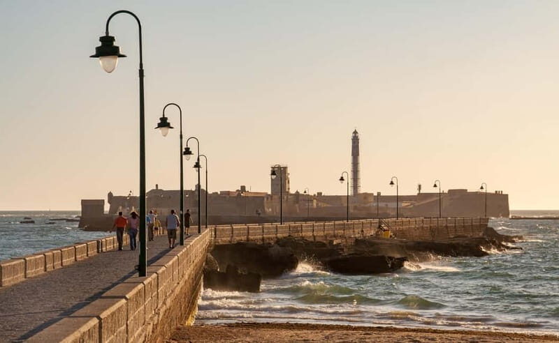 Private Healthy Food Experience and Walking Tour in Cadiz - Why Consider a Private Food and Walking Tour in Cádiz?