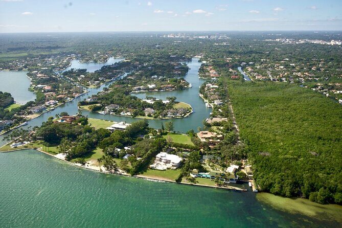 Private Helicopter Tour of Miami for 3 People - The Sum Up
