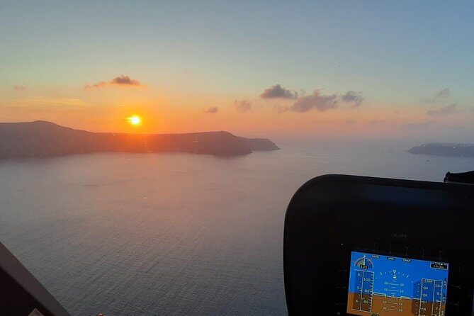 Private Helicopter Tour Santorini 20 minutes - up to 4 passengers - What to Expect from the Flight Experience