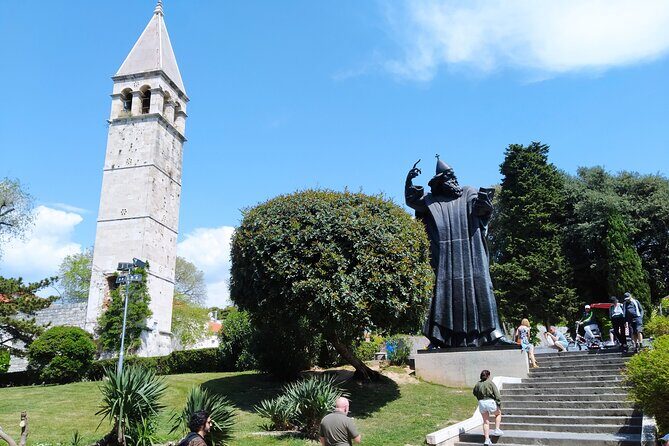 Private History tour - small group - The Iconic Statue of Gregory of Nin