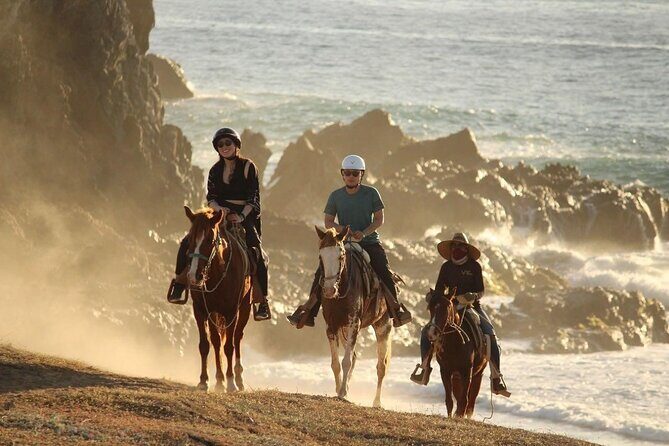Private Horse Back Ridding Tour and Discover The Arch of the Pacific - Who is This Tour Best For?