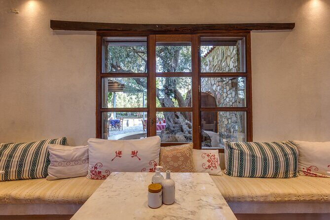 Private: Jeep Safari in 2 Wineries and Samaria Gorge with Lunch - FAQ