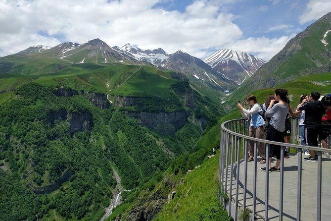 Private Kazbegi Tour: Gergeti, Ananuri & Scenic Views - Who Should Consider This Tour?