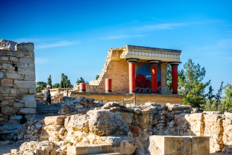 Private Knossos Skip The Line Tour inc. lunch & wine tasting - Key Points