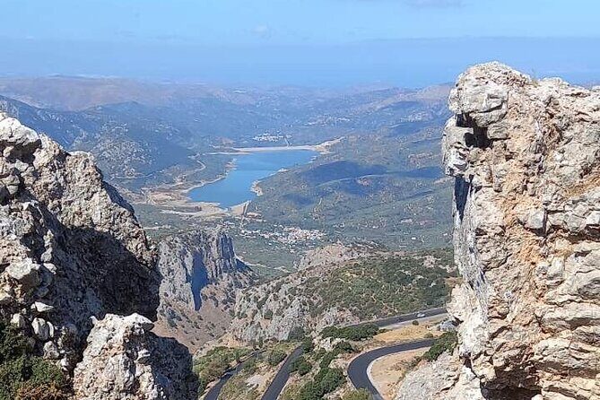 PRIVATE-Knossos-Winery-Olive Oil Factory-Traditional Villages - Exploring Crete’s Heart: A Deep Dive into the Private Tour of Knossos, Wineries, and Villages