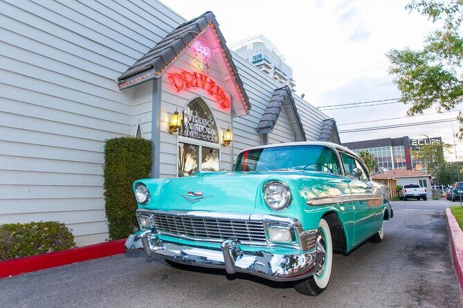 Private Las Vegas Hotel to Airport Luxury Limousine Transfer - Key Points