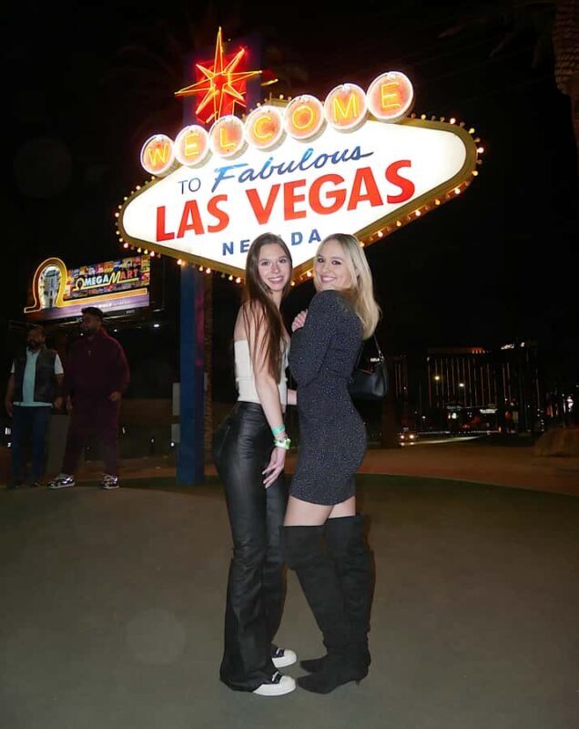 Private Limo 2.5hr Tour of Vegas with Champagne - FAQs