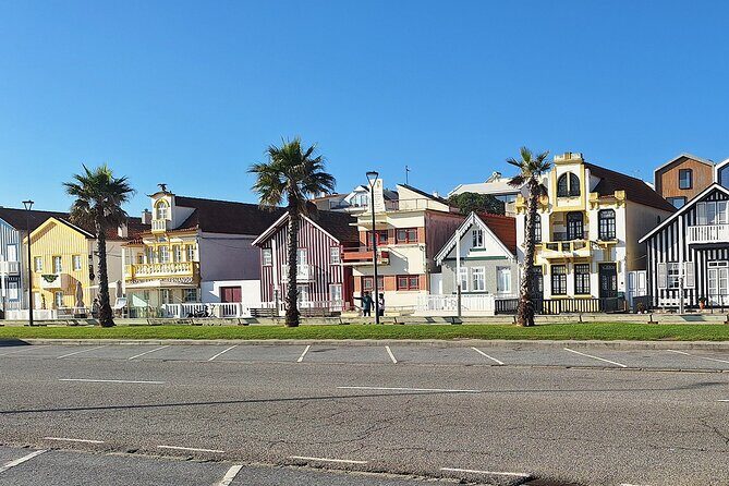 Private Lisbon to Porto tour - Scenic Stops - Electric Vehicle - The Charm of Óbidos: Stepping Back in Time