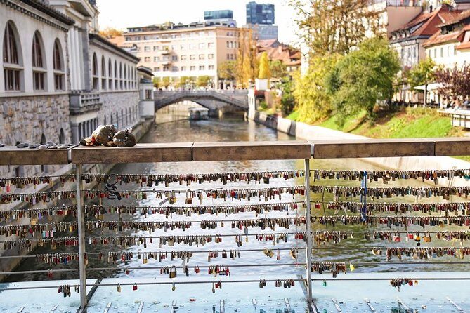 Private Ljubljana and Postojna Cave Tour from Zagreb - FAQ