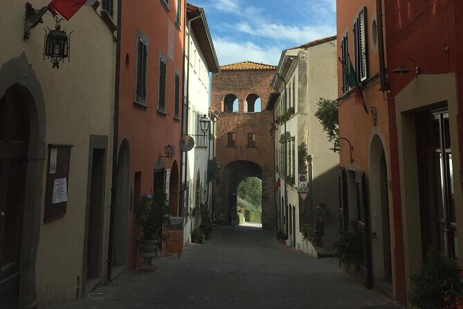 Private Lucca Wine Tour: 2 Wineries with Lunch - What to Expect from the Tour