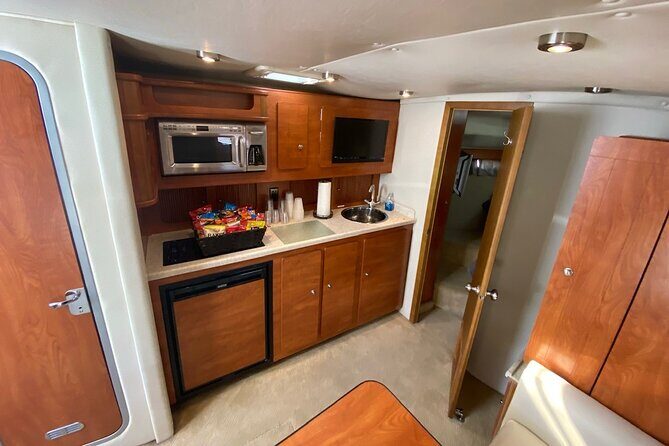 Private Luxury 45' Bay Cruiser Tour in San Diego: Suitable for Any Events - An In-Depth Look at the Private Luxury 45 Bay Cruiser Tour