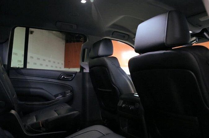 Private Luxury 6-Pax SUV Limo Transfer from or to Chicagoland Airport and Suburb - The Value in Simplicity and Reliability