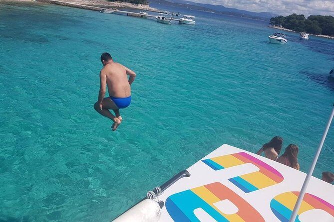 Private Luxury Boat tour for 12 from Split, Brac, Trogir, Hvar - FAQ