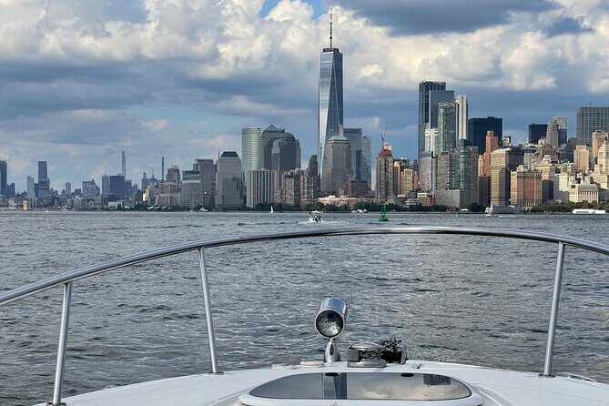 Private Luxury Daytime Boat Tour in New York City - 1 Hour - Frequently Asked Questions
